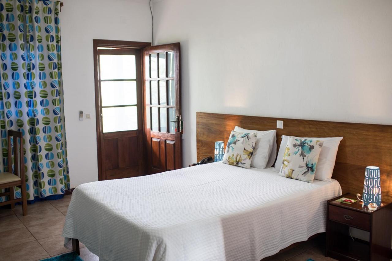 Hotel Praia サントメ エクステリア 写真