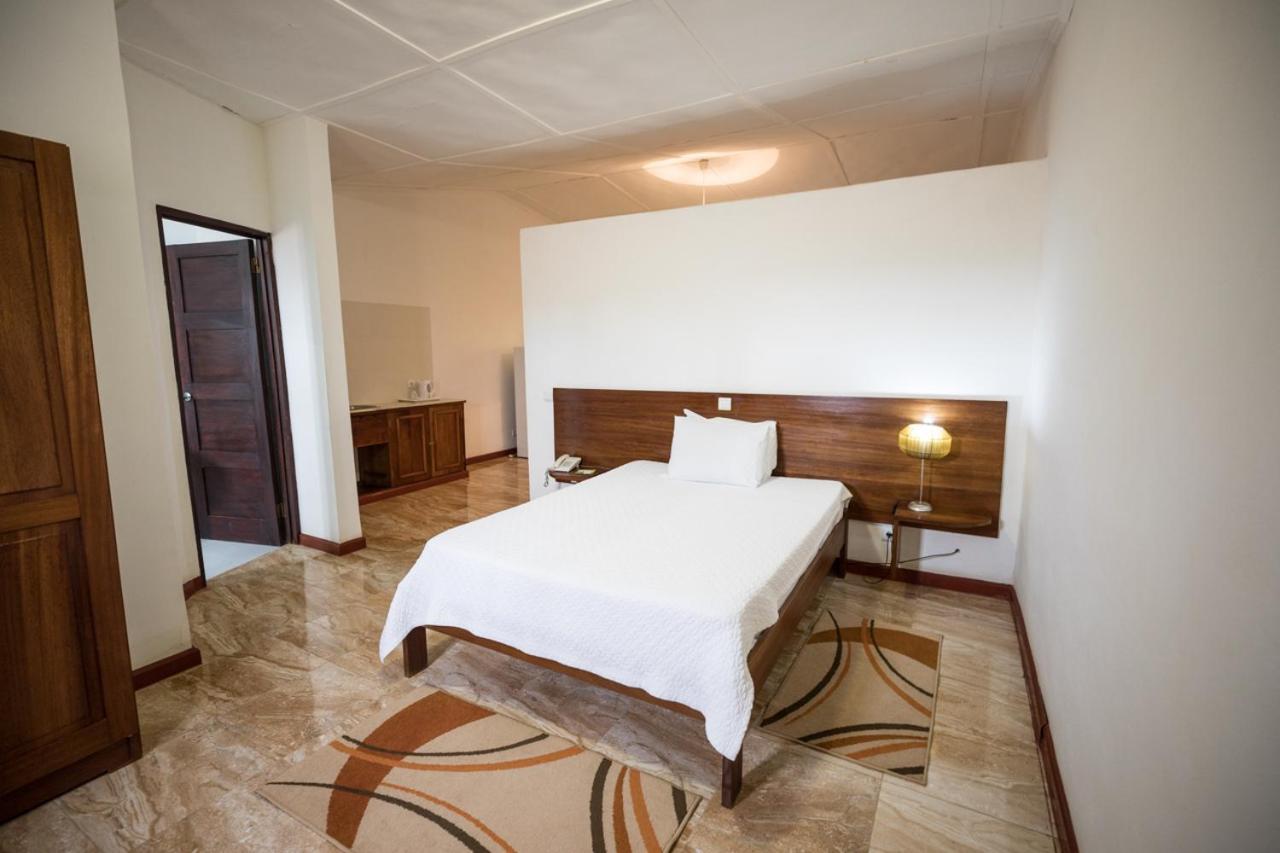 Hotel Praia サントメ エクステリア 写真