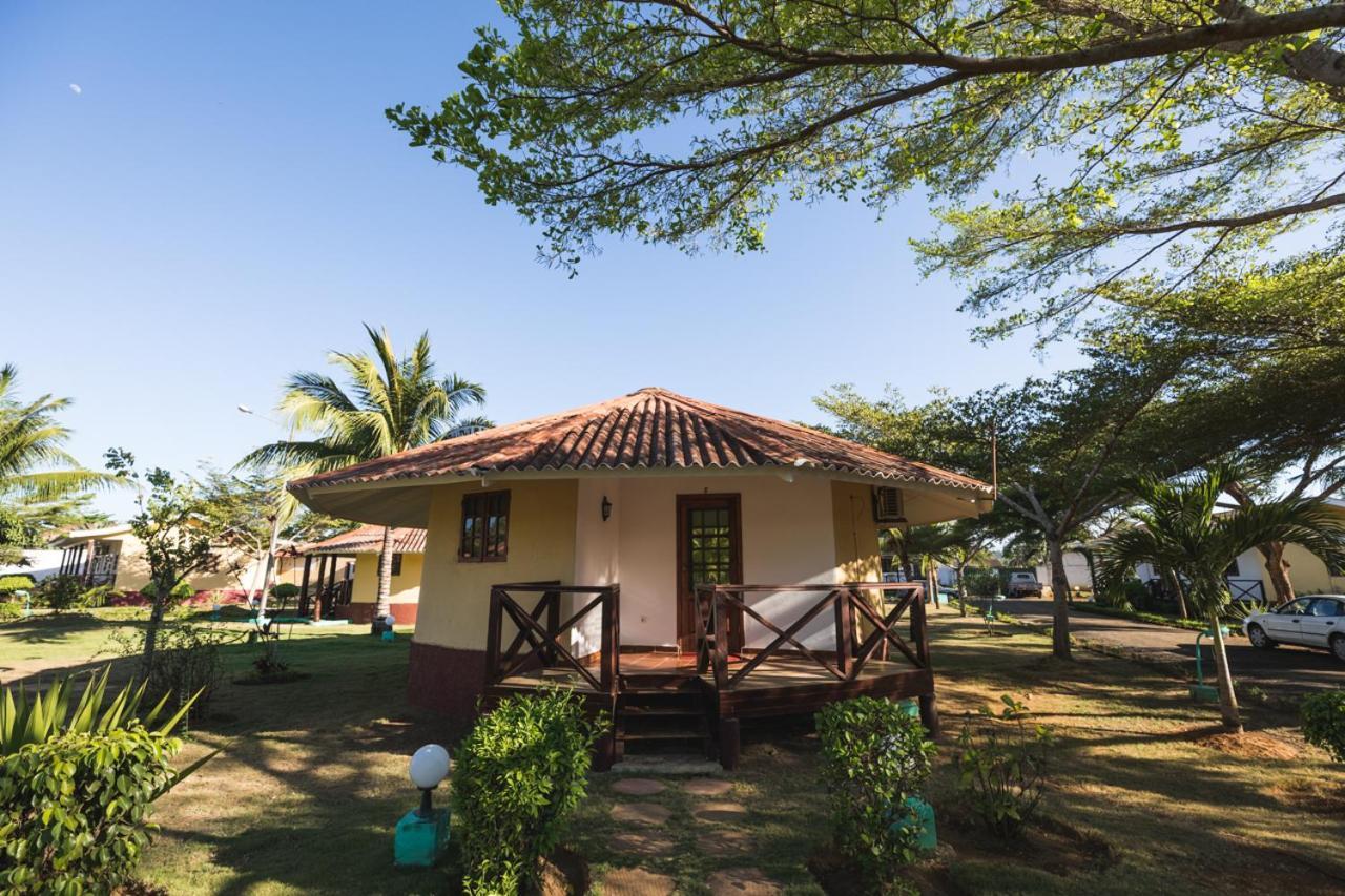 Hotel Praia サントメ エクステリア 写真