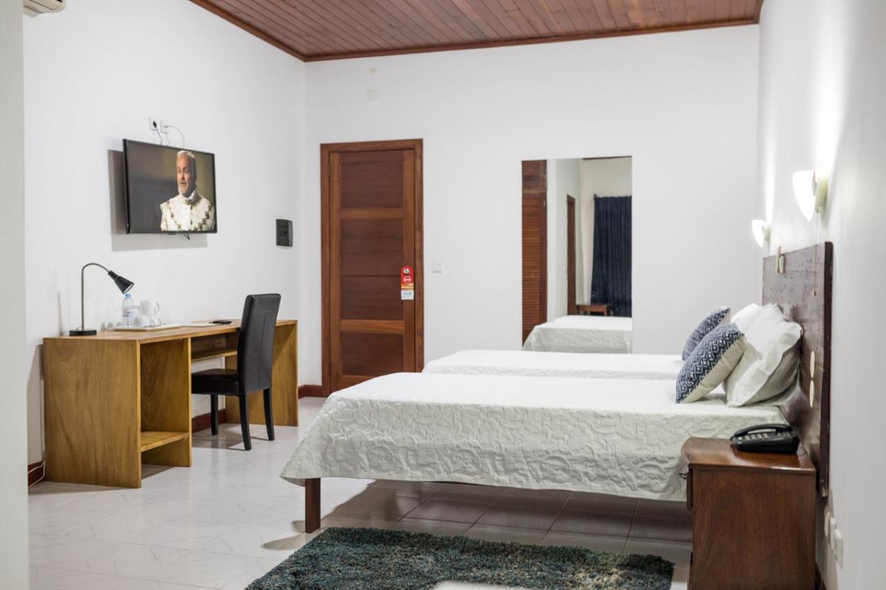 Hotel Praia サントメ エクステリア 写真